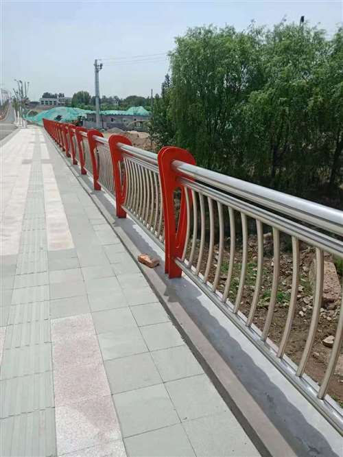 武汉不锈钢复合管护栏扶手优惠报价